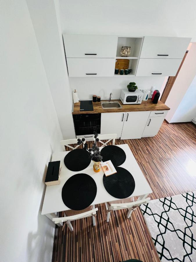 Apartament In Regim Hotelier King Mediaş Esterno foto